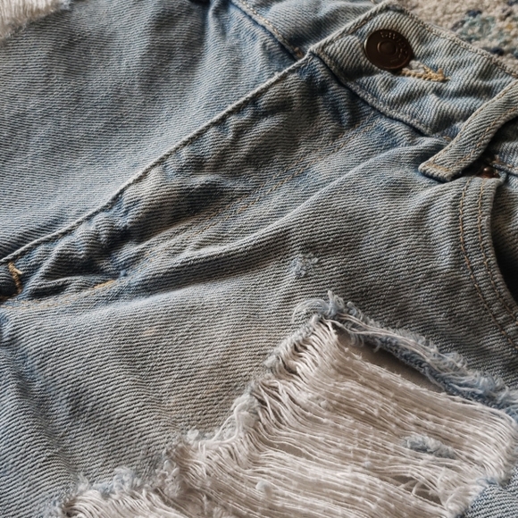 Daisy Duke style denim 💙 - Picture 3 of 5